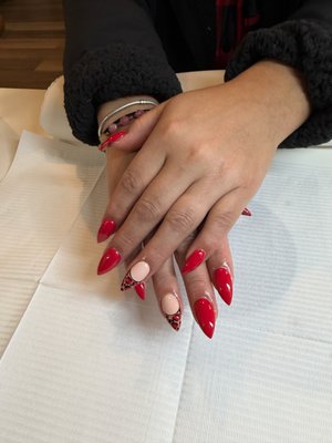 Hola Bella Beauty Bar