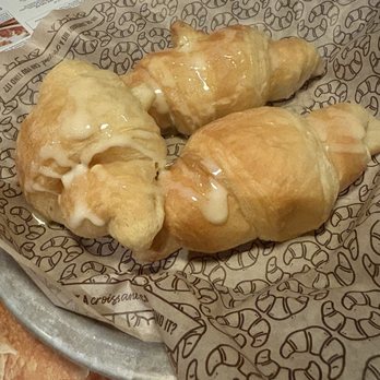 Cheddar's Scratch Kitchen - Honey butter croissants - Comfort Food Near Me - Pembroke Pines, Florida Cheddar's Scratch Kitchen - Honey butter croissants - Comfort Food Near Me - Pembroke Pines, Florida