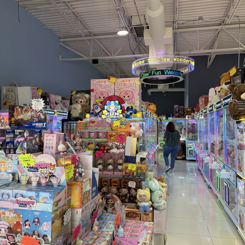 Claw Wonderland - Toy Stores Near Me - Houston, Texas