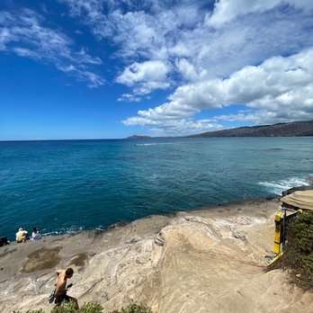 China Walls - Beaches Near Me - Honolulu, Hawaii China Walls - Beaches Near Me - Honolulu, Hawaii
