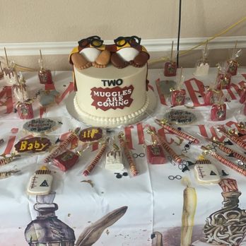 Kitty’s Kakery - a birthday cake and decorations - Bakeries Near Me - Killeen, Texas