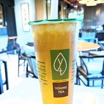 Young Tea - Peach Oolong Tea - Bubble Tea Near Me - Bellevue, Washington
