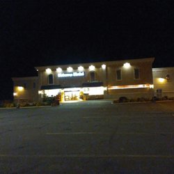 Metamora Foodland - Night shot of Metamora Market