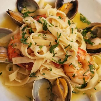 Stone Park Cafe - shrimp scampi - New American Near Me - Brooklyn, New York Stone Park Cafe - shrimp scampi - New American Near Me - Brooklyn, New York