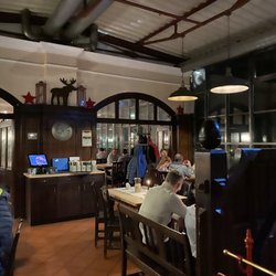 Isartaler Brauhaus - Dining room