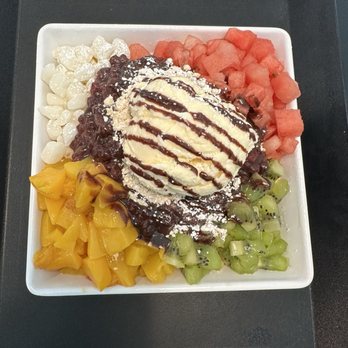 Arte - Red bean and fruits! - Cafes Near Me - Suwanee, Georgia