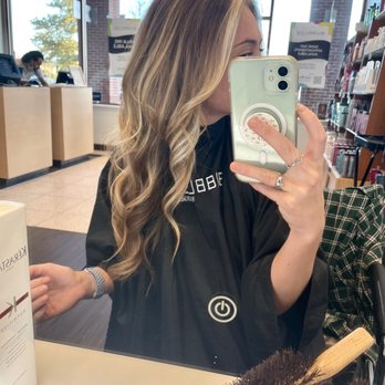BUBBLES Salons - Look at that perfectly blended natural looking color!! - Hair Stylists Near Me - Dulles, Virginia BUBBLES Salons - Look at that perfectly blended natural looking color!! - Hair Stylists Near Me - Dulles, Virginia
