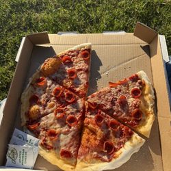 Bend Pizza Kitchen - Gluten Friendly Crust, Medium Pepperoni Pizza
