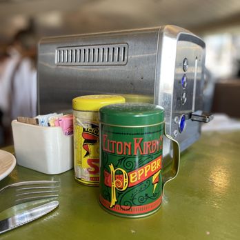 Dish - booths have a toaster - American Near Me - La Canada Flintridge, California