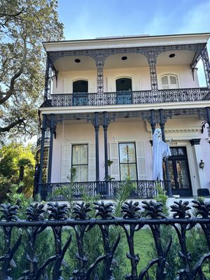 Two Chicks Walking Tours by null