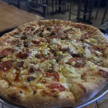 SanTan Brewing Company - Pizza - Brewpubs Near Me - Chandler, Arizona
