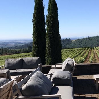 Black Walnut Inn & Vineyard - Stunning view... - Bed & Breakfast Near Me - Dundee, Oregon