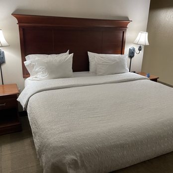 Hampton Inn & Suites McComb - Great bed. Fantastic pillows! - Hotels Near Me - Mccomb, Mississippi