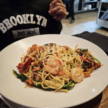 Yard House - Lobster noodles - New American Near Me - Rancho Cucamonga, California Yard House - Lobster noodles - New American Near Me - Rancho Cucamonga, California