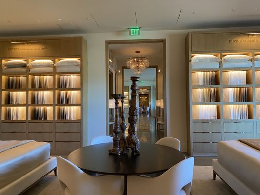 RH Palo Alto | The Gallery at Stanford by null