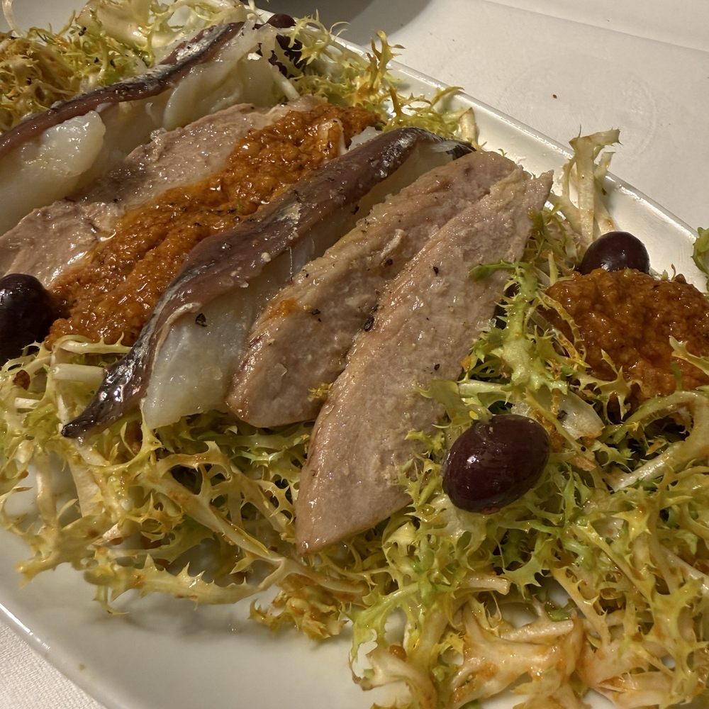 7 Portes - Salad - Mediterranean Near Me - Barcelona, B