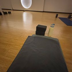 Down Under Yoga | Newton - Studio