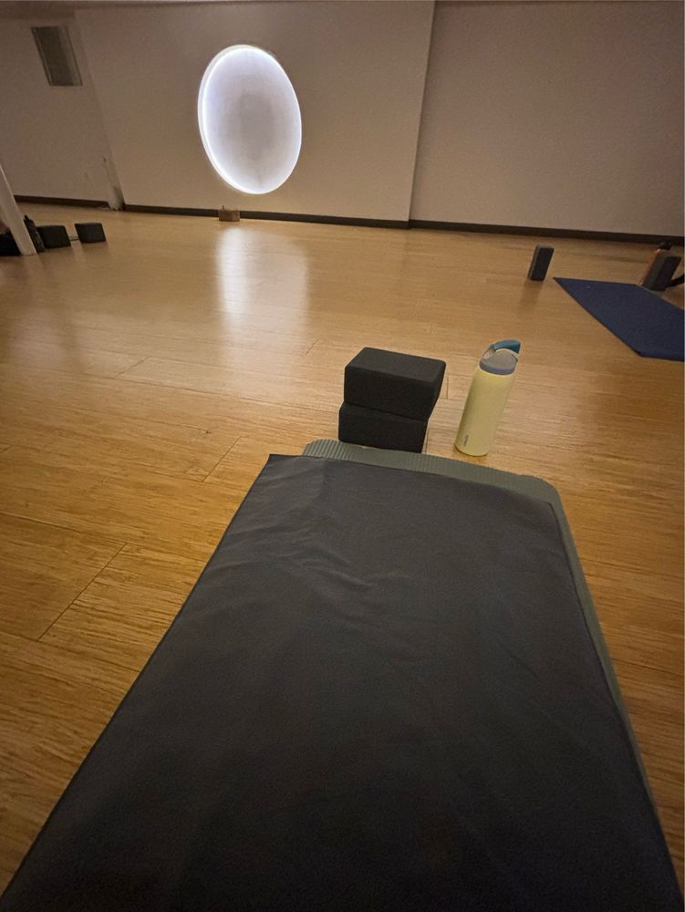 Down Under Yoga | Newton Logo