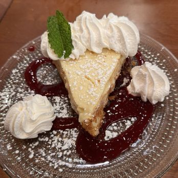 Square Grouper - Key lime pie - Bars Near Me - Key West, Florida