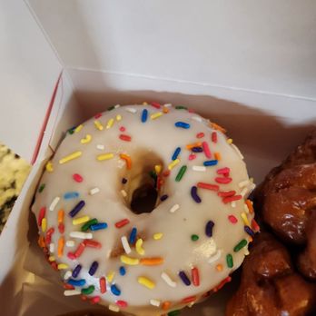Angel's Donuts & Ice Cream - Sprinkle vanilla - Donuts Near Me - Vancouver, Washington