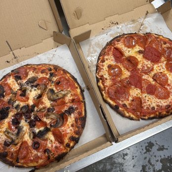 Lucky’s Pizza - Pizza Near Me - Gardena, California Lucky’s Pizza - Pizza Near Me - Gardena, California