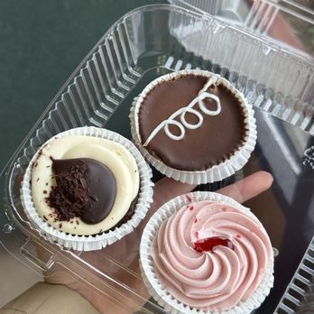 Lilit Cafe - GF Cupcakes (GF) - Coffee & Tea Near Me - Bethesda, Maryland Lilit Cafe - GF Cupcakes (GF) - Coffee & Tea Near Me - Bethesda, Maryland