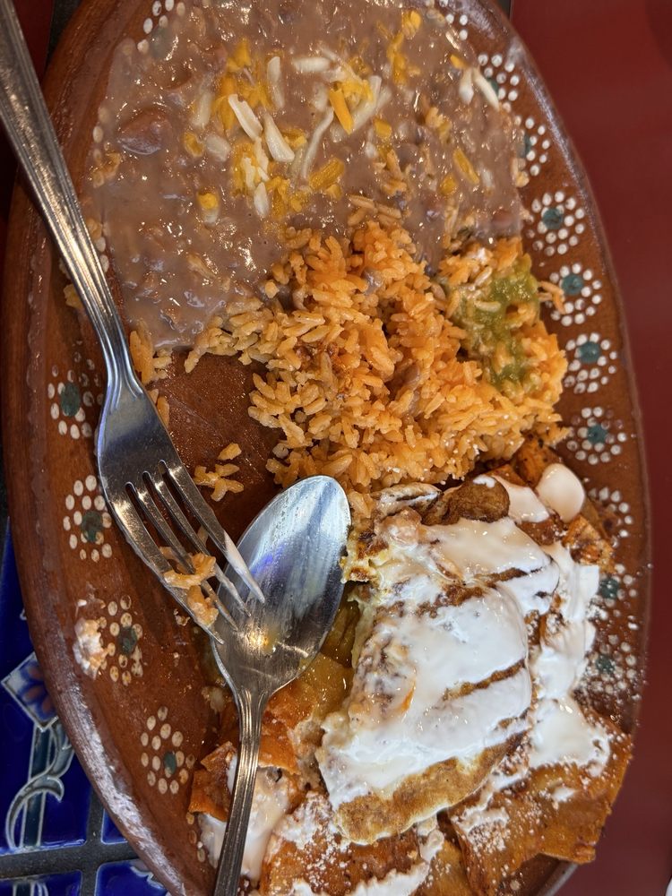 Vega's Mexican Grill & Market Logo