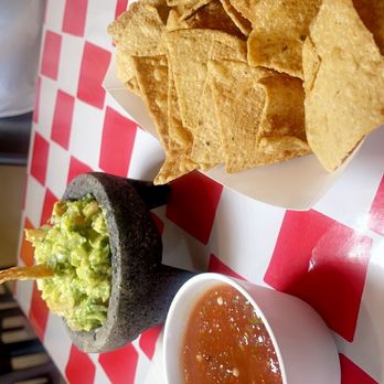 Juquilita Tacos - Chips and dip with guacamole!! - Mexican Near Me - North Aurora, Illinois