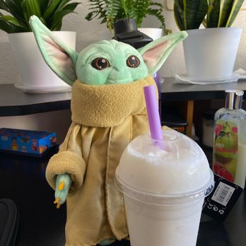 Che-Lo - Baby yoda loves his lychee smoothie - Vietnamese Near Me - Union City, California Che-Lo - Baby yoda loves his lychee smoothie - Vietnamese Near Me - Union City, California