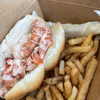 Steamers - Lobster Roll - Seafood Markets Near Me - Newton, Massachusetts
