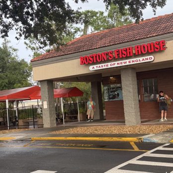 Boston's Fish House - Out side - Seafood Near Me - Winter Park, Florida