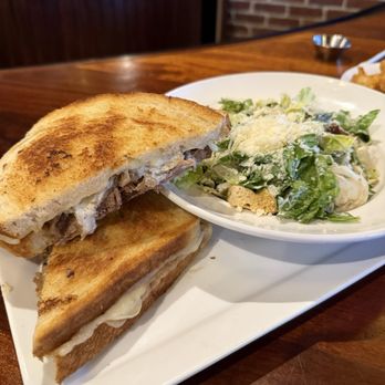 Wood n Tap - Short Rib Grilled Cheese - American Near Me - Vernon, Connecticut