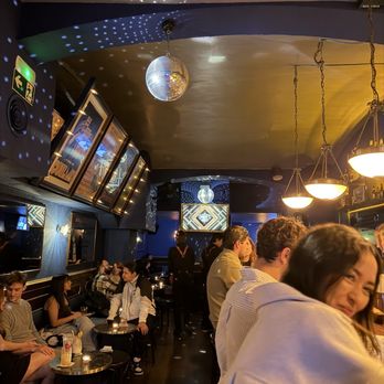 Bobby's Free - Pubs Near Me - Barcelona, B
