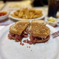 Honey Bee Diner & Carry Out - Monty Carlo