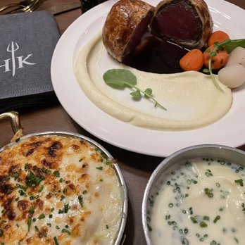 Gordon Ramsay Hell's Kitchen - Beef Wellington, potato cream and Mac and cheese - Desserts Near Me - Washington, DC, District of Columbia Gordon Ramsay Hell's Kitchen - Beef Wellington, potato cream and Mac and cheese - Desserts Near Me - Washington, DC, District of Columbia