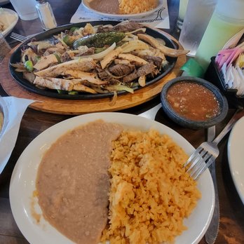 El Nuevo Mexico - Georgetown - Chicken and steak fajitas for 2 - Mexican Near Me - Georgetown, Texas El Nuevo Mexico - Georgetown - Chicken and steak fajitas for 2 - Mexican Near Me - Georgetown, Texas