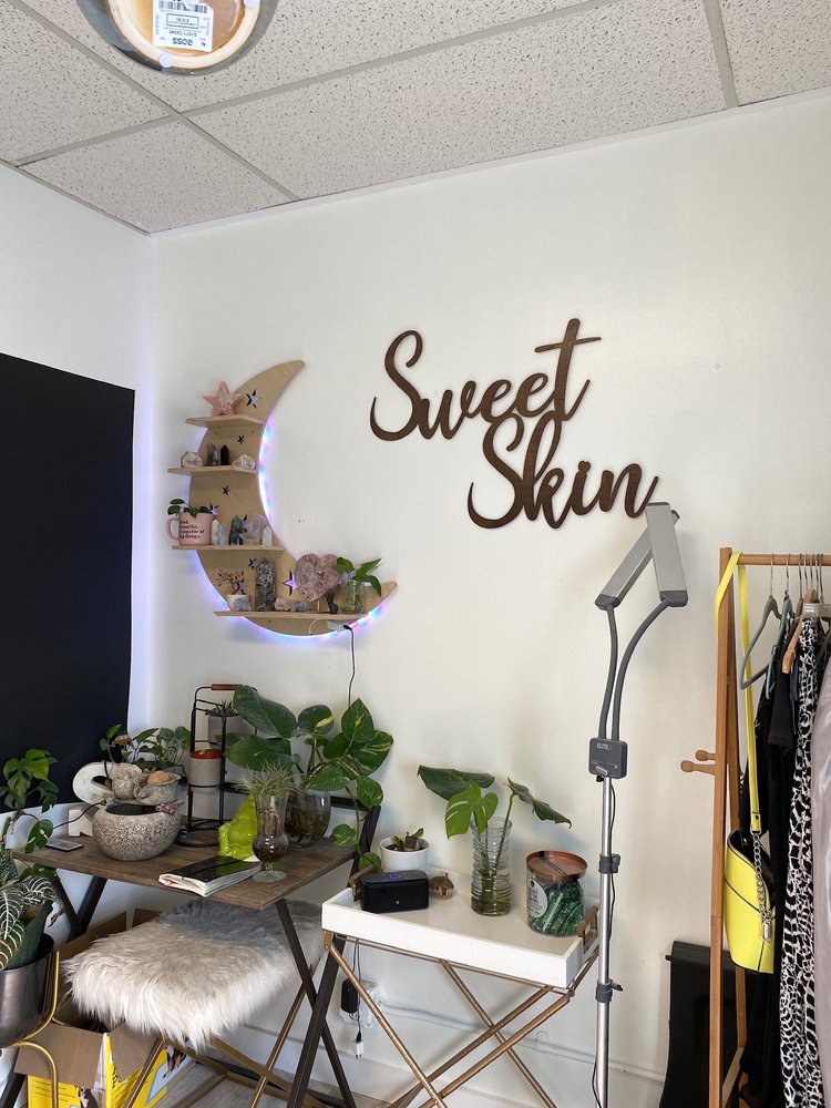 Sweetskin808 Logo