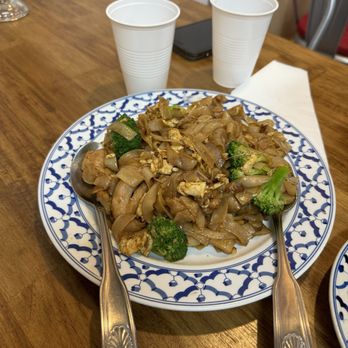 Yami Bowl - Pad Se Ew - Chinese Near Me - San Jose, California Yami Bowl - Pad Se Ew - Chinese Near Me - San Jose, California