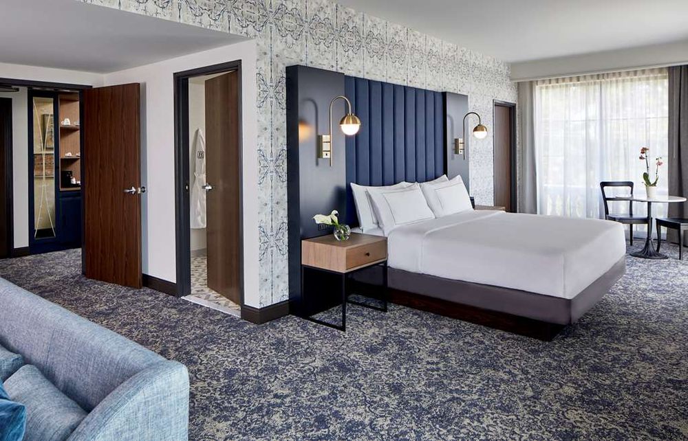 The Hamilton Alpharetta, Curio Collection by Hilton
