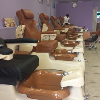 V Nails & Spa - Inside of the salon...very spacious and clean. - Nail Salons Near Me - South Gate, California