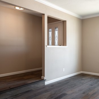 Wingard Construction - empty living room with hardwood floors - General Contractors Near Me - Concord, California