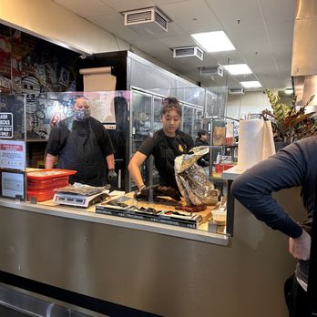Fikscue Craft BBQ - Unwrapping the meat - Barbeque Near Me - Alameda, California