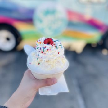 Sno Cafe - Birthday Cake - Food Trucks Near Me - Clovis, California