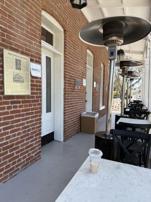 Ellie's Table by null