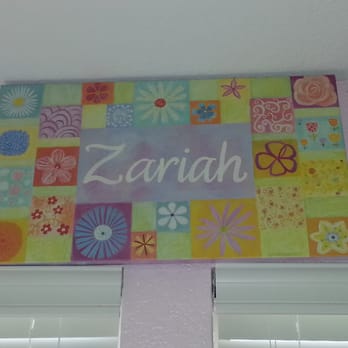 Oopsy Daisy Fine Art for Kids Very Hungry Love Stretched Canvas Art by Eric Carle, 61cm by 30.5cm並行輸入 OOPSY DAISY TOO Kids Willow Tree Canvas Wall Fine Art Picture Hearts Tree  21x21