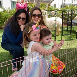 Rah-Rah Ranch - The kids enjoying the bunnies!
