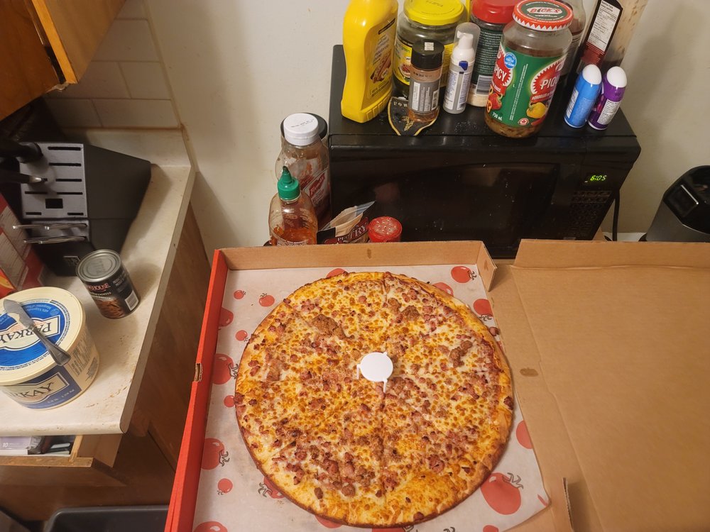PIZZA HOTLINE Updated September 2024 16 Reviews 723 McPhillips