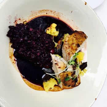 Cafe Ansari - Gebratenes Hühnerfilet   auf Okraschoten und Sauerkirschen in Tamarinden-Jus mit Safran-Karfiol und schwarzem Klebereis - Cafes Near Me - Vienna, 9