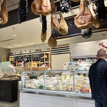 Eataly Boston - Beautiful!! - Pizza Near Me - Boston, Massachusetts
