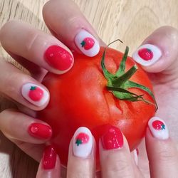 Summer design tomato nails